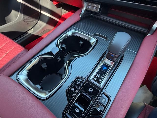 ＲＸ ＲＸ３５０　Ｆスポーツ　改モデル　パノラマルーフ　デジタルインナーミラー　オレンジキャリパー内装レッド　１４型コネクトナビ（15枚目）