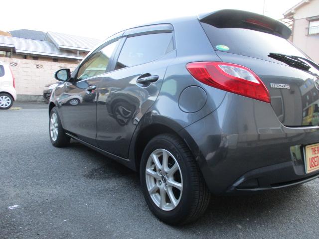 デミオ 13-スカイアクティブ ETC アルミホイール キーレスエントリー アイドリングストップ 電動格納ミラー CVT 衝突安全ボディ ABS ESC CD エアコン パワーステアリング パワーウィンドウ(18枚目)