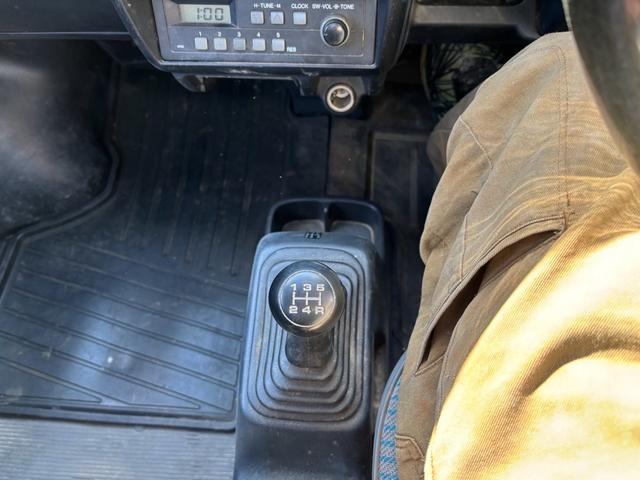 アクティトラック 4WD 5速マニュアル エアコン パワステ(5枚目)