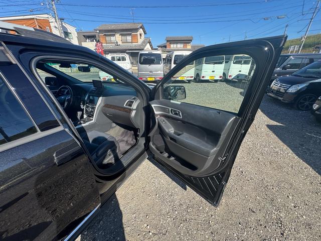 エクスプローラー リミテッド エコブースト ストラーダナビ 地デジ サンルーフ 黒革(18枚目)