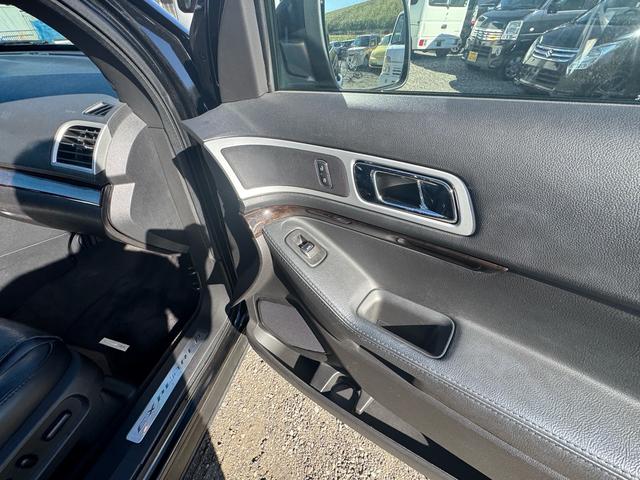 エクスプローラー リミテッド エコブースト ストラーダナビ 地デジ サンルーフ 黒革(19枚目)