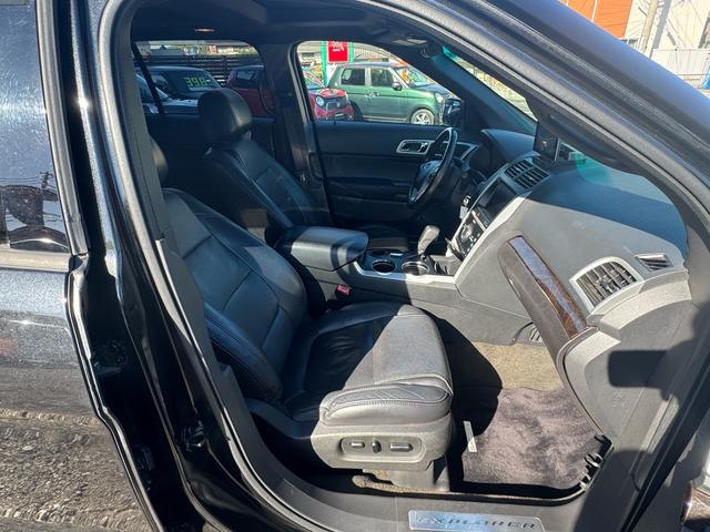 エクスプローラー リミテッド エコブースト ストラーダナビ 地デジ サンルーフ 黒革(20枚目)