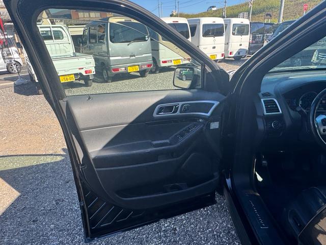 エクスプローラー リミテッド エコブースト ストラーダナビ 地デジ サンルーフ 黒革(31枚目)