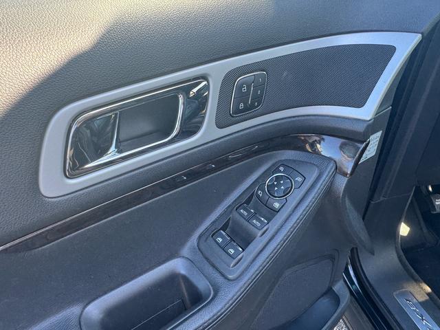 エクスプローラー リミテッド エコブースト ストラーダナビ 地デジ サンルーフ 黒革(32枚目)