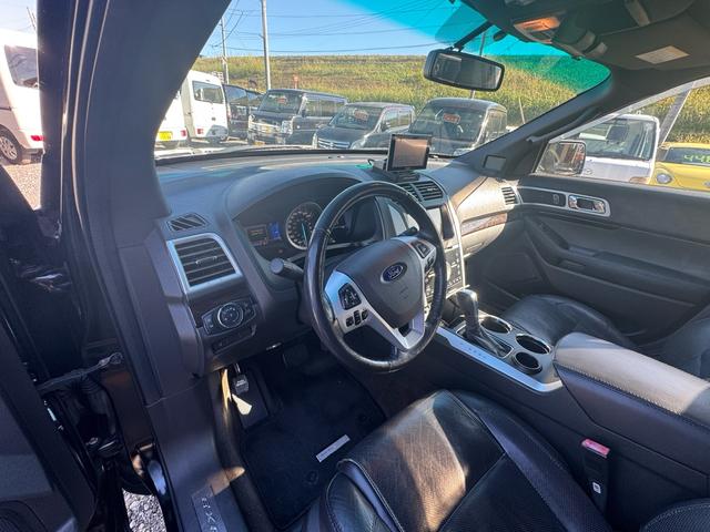 エクスプローラー リミテッド エコブースト ストラーダナビ 地デジ サンルーフ 黒革(36枚目)