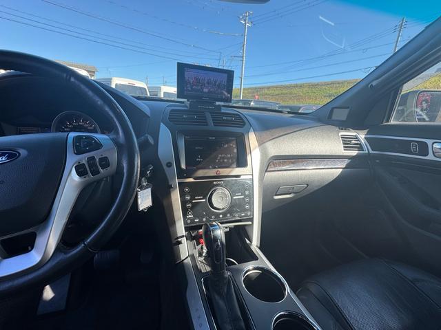 エクスプローラー リミテッド エコブースト ストラーダナビ 地デジ サンルーフ 黒革(37枚目)