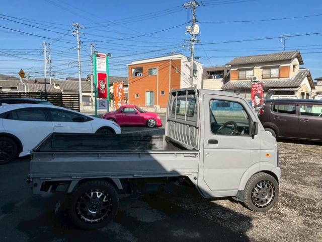 キャリイトラック ＫＣエアコン・パワステ　色替車　元色ホワイト　５速マニュアル　ヒッチメンバー（8枚目）