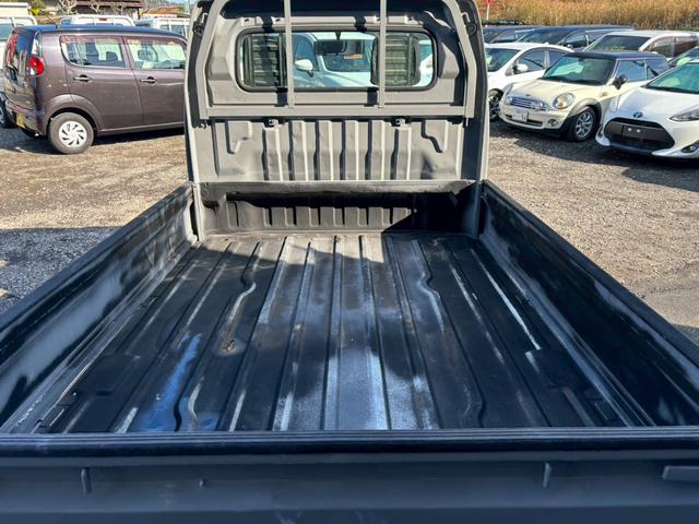 キャリイトラック ＫＣエアコン・パワステ　色替車　元色ホワイト　５速マニュアル　ヒッチメンバー（12枚目）