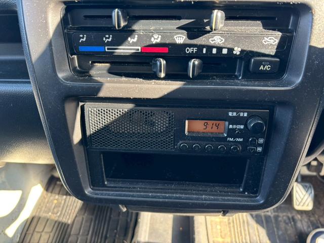 キャリイトラック ＫＣエアコン・パワステ　色替車　元色ホワイト　５速マニュアル　ヒッチメンバー（17枚目）