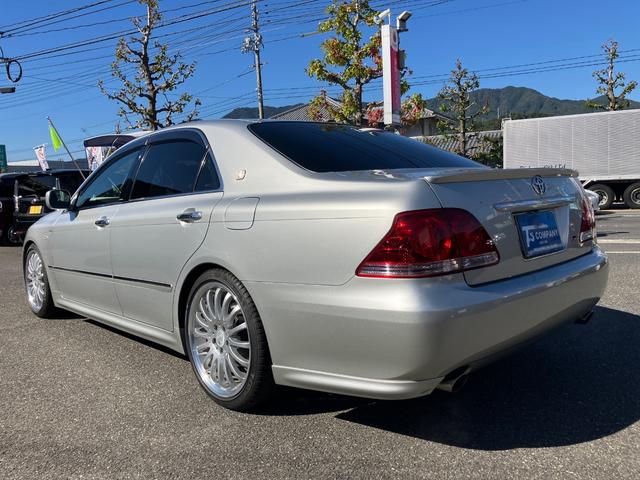 クラウン アスリート カールソン19インチアルミ 純正ナビ バックカメラ ETC スマートキー クルーズコントロール オートライト パワーシート オートエアコン(17枚目)