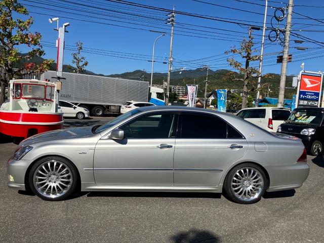 クラウン アスリート カールソン19インチアルミ 純正ナビ バックカメラ ETC スマートキー クルーズコントロール オートライト パワーシート オートエアコン(18枚目)