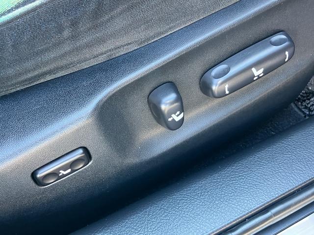 クラウン アスリート カールソン19インチアルミ 純正ナビ バックカメラ ETC スマートキー クルーズコントロール オートライト パワーシート オートエアコン(27枚目)