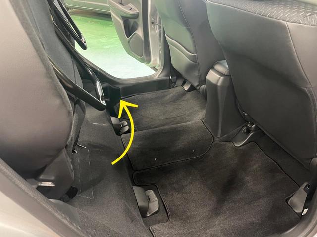 Lパッケージ 禁煙車 ストラーダナビ ワンセグTV ETC LEDヘッドライト クルーズコントロール 本革巻きステアリング 取扱説明書 メンテナンスノート スペアキー(16枚目)