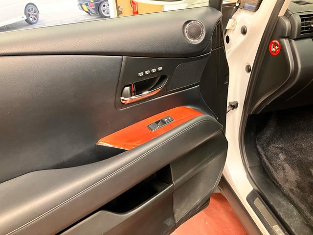ＲＸ ＲＸ４５０ｈ　バージョンＬ　純正ナビ　ＴＶ　ビルトインＥＴＣ　バックカメラ　クルーズコントロール　ベンチレーション　シートヒーター　運転席・助手席パワーシート　パワーバックドア　ブラックレザーシート（59枚目）