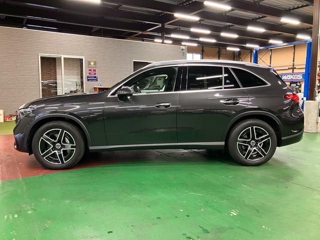 ＧＬＣ ＧＬＣ２２０ｄ　４マチック　ドライバーズパッケージ　ＡＭＧレザーエクスクルーシブＰＫＧ　パノラマサンルーフ　ブラック・ブラウンレザーシート　Ｂｕｒｍｅｓｔｅｒサウンド　純正ドライブレコーダー　ＥＴＣ　純正ナビ　フルセグＴＶ　ユーザー買取　スペアキー有（3枚目）