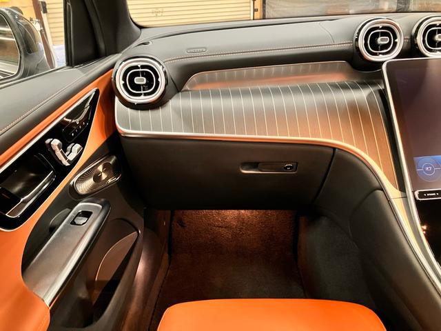 ＧＬＣ ＧＬＣ２２０ｄ　４マチック　ドライバーズパッケージ　ＡＭＧレザーエクスクルーシブＰＫＧ　パノラマサンルーフ　ブラック・ブラウンレザーシート　Ｂｕｒｍｅｓｔｅｒサウンド　純正ドライブレコーダー　ＥＴＣ　純正ナビ　フルセグＴＶ　ユーザー買取　スペアキー有（62枚目）