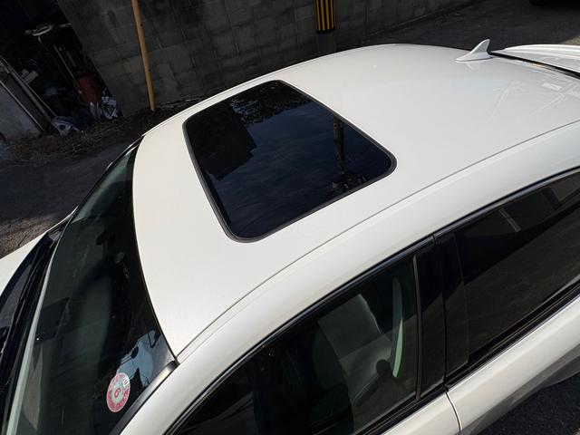 ＩＳ 　純正ナビ・ＴＶ・バックモニター・ＤＶＤチェンジャー・レザーシート・サンルーフ・ツィーター・ドラレコ・社外ヘッドライト・フォッグランプ・ローダウン・社外１９インチアルミ・ＥＴＣ（9枚目）