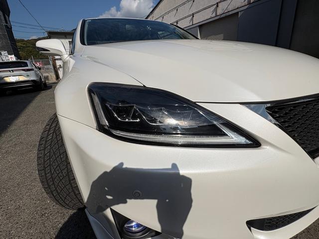 ＩＳ 　純正ナビ・ＴＶ・バックモニター・ＤＶＤチェンジャー・レザーシート・サンルーフ・ツィーター・ドラレコ・社外ヘッドライト・フォッグランプ・ローダウン・社外１９インチアルミ・ＥＴＣ（12枚目）