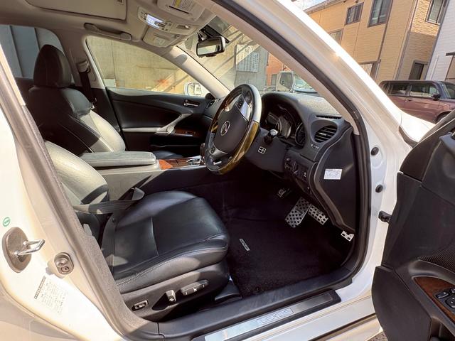 ＩＳ 　純正ナビ・ＴＶ・バックモニター・ＤＶＤチェンジャー・レザーシート・サンルーフ・ツィーター・ドラレコ・社外ヘッドライト・フォッグランプ・ローダウン・社外１９インチアルミ・ＥＴＣ（21枚目）