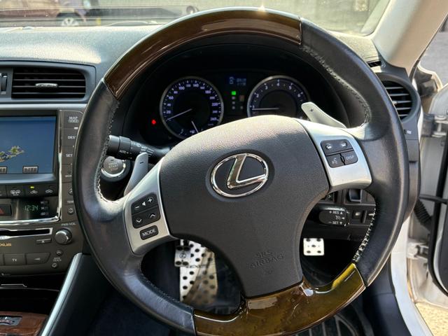 ＩＳ 　純正ナビ・ＴＶ・バックモニター・ＤＶＤチェンジャー・レザーシート・サンルーフ・ツィーター・ドラレコ・社外ヘッドライト・フォッグランプ・ローダウン・社外１９インチアルミ・ＥＴＣ（25枚目）