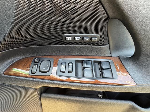 ＩＳ 　純正ナビ・ＴＶ・バックモニター・ＤＶＤチェンジャー・レザーシート・サンルーフ・ツィーター・ドラレコ・社外ヘッドライト・フォッグランプ・ローダウン・社外１９インチアルミ・ＥＴＣ（33枚目）