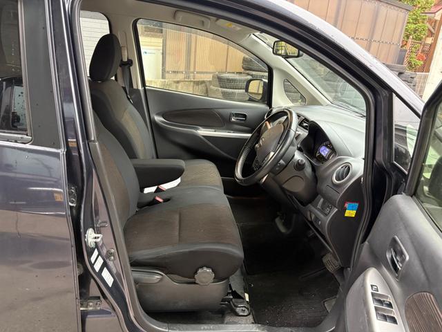 デイズ ハイウェイスター　Ｇ　純正ナビ・フルセグＴＶ・アラウンドビューモニター・スマートキー・プッシュスタート・１５インチ純正アルミ・（3枚目）