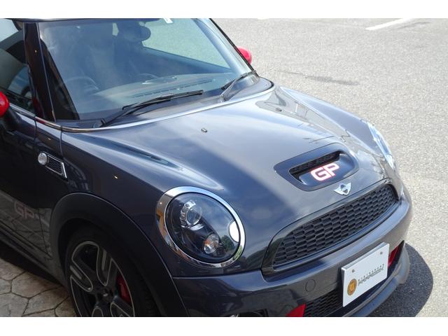 ＭＩＮＩ ジョンクーパーワークスＧＰ　ミニ・クーパー中古車　当店認定中古車　２００台限定　６速ミッション　距離３８０００キロ　ＧＰ専用１７ｉｎ　ＧＰステッカー張替えリフレッシュ済　３９０００キロ（14枚目）