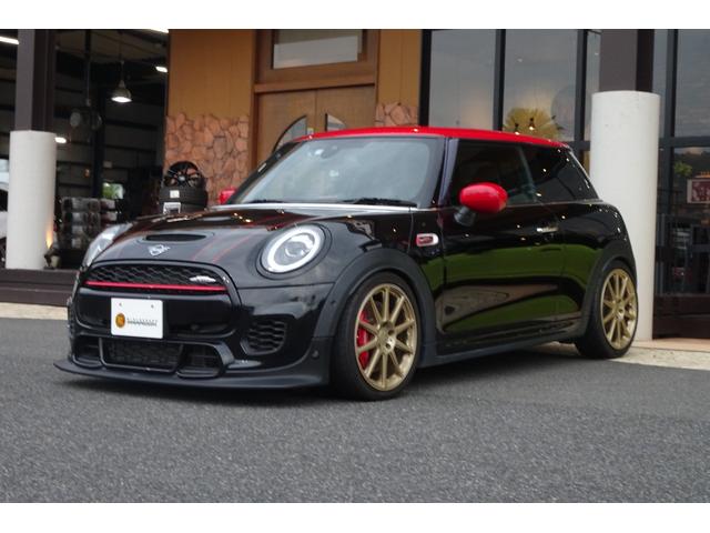 ＭＩＮＩ ジョンクーパーワークス　ミッドナイトブラック　中期　レムスマフラー　車高調　ＢＬＩＴＺ　ＺＺ－Ｒ　社外ホイール　１８インチ　ダイナミカシート　ナビ　バックカメラ（4枚目）