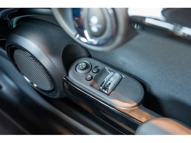 ＭＩＮＩ ジョンクーパーワークス　ジョンクーパーワークストリム　レベルグリーン　全国対応６ヶ月保証付き　禁煙車　ＡｐｐｌｅＣａｒＰｌａｙ　前後ドライブレコーダー　ＤＶＤプレーヤー　ミラーリング　アクティブクルーズコントロール　電子パーキングブレーキ（68枚目）