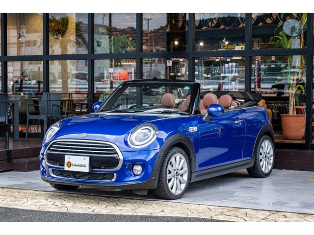 ＭＩＮＩ クーパー　コンバーチブル　全国対応６ヶ月保証付き　スターライトブルー　純正ナビ　ヒートシーター　レザーシート　タッチパネル　バックカメラ　パーキングセンサー　ＭＩＮＩＹｏｕｒｓ　ソフトトップ　コンフォートアクセス（2枚目）
