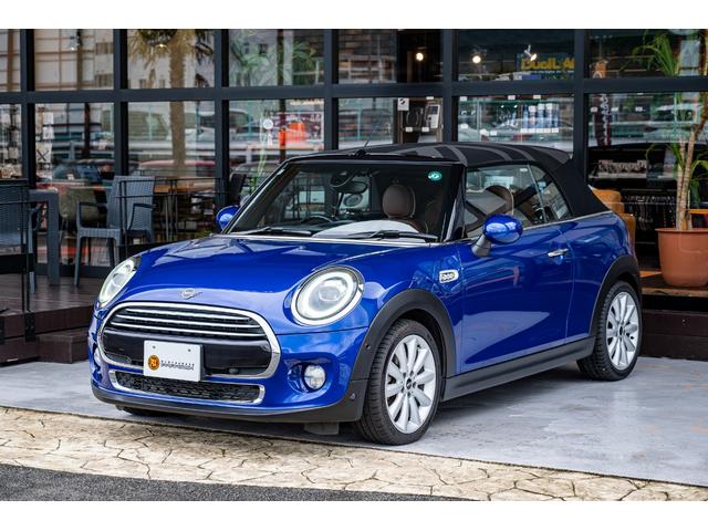 ＭＩＮＩ クーパー　コンバーチブル　全国対応６ヶ月保証付き　スターライトブルー　純正ナビ　ヒートシーター　レザーシート　タッチパネル　バックカメラ　パーキングセンサー　ＭＩＮＩＹｏｕｒｓ　ソフトトップ　コンフォートアクセス（4枚目）