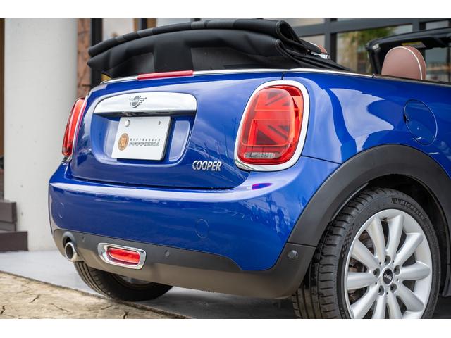 ＭＩＮＩ クーパー　コンバーチブル　全国対応６ヶ月保証付き　スターライトブルー　純正ナビ　ヒートシーター　レザーシート　タッチパネル　バックカメラ　パーキングセンサー　ＭＩＮＩＹｏｕｒｓ　ソフトトップ　コンフォートアクセス（26枚目）