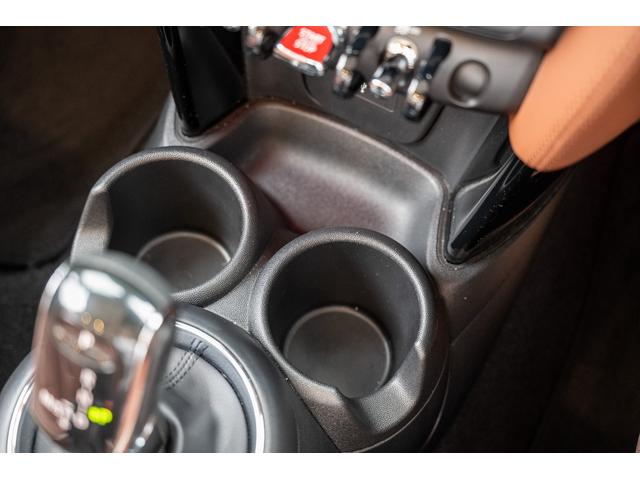 ＭＩＮＩ クーパー　コンバーチブル　全国対応６ヶ月保証付き　スターライトブルー　純正ナビ　ヒートシーター　レザーシート　タッチパネル　バックカメラ　パーキングセンサー　ＭＩＮＩＹｏｕｒｓ　ソフトトップ　コンフォートアクセス（48枚目）