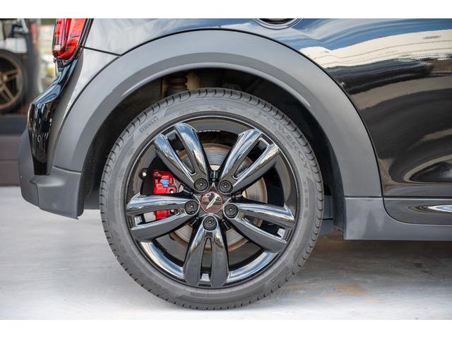 ＭＩＮＩ ジョンクーパーワークス　エッセンシャル・トリム　ジョンクーパーワークス　ミッドナイトブラック　全国対応６ヶ月保証　タッチディスプレイ　純正ナビ　純正Ｂカメラ　ヘッドアップディスプレイ　ドライビングモード　低ダストパッド　インテリジェントセーフティー（12枚目）