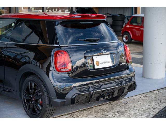 ＭＩＮＩ ジョンクーパーワークス　エッセンシャル・トリム　ジョンクーパーワークス　ミッドナイトブラック　全国対応６ヶ月保証　タッチディスプレイ　純正ナビ　純正Ｂカメラ　ヘッドアップディスプレイ　ドライビングモード　低ダストパッド　インテリジェントセーフティー（23枚目）