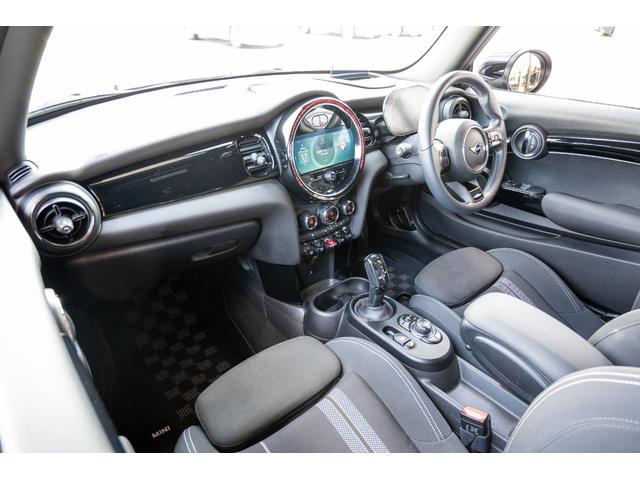 ＭＩＮＩ ジョンクーパーワークス　エッセンシャル・トリム　ジョンクーパーワークス　ミッドナイトブラック　全国対応６ヶ月保証　タッチディスプレイ　純正ナビ　純正Ｂカメラ　ヘッドアップディスプレイ　ドライビングモード　低ダストパッド　インテリジェントセーフティー（32枚目）