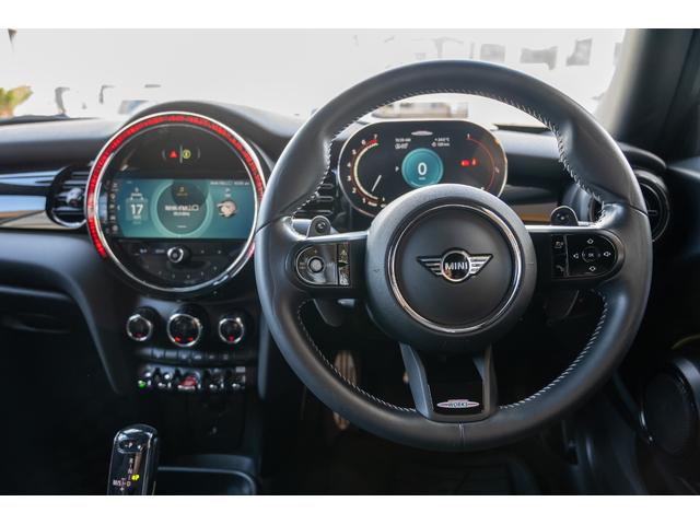 ＭＩＮＩ ジョンクーパーワークス　エッセンシャル・トリム　ジョンクーパーワークス　ミッドナイトブラック　全国対応６ヶ月保証　タッチディスプレイ　純正ナビ　純正Ｂカメラ　ヘッドアップディスプレイ　ドライビングモード　低ダストパッド　インテリジェントセーフティー（33枚目）