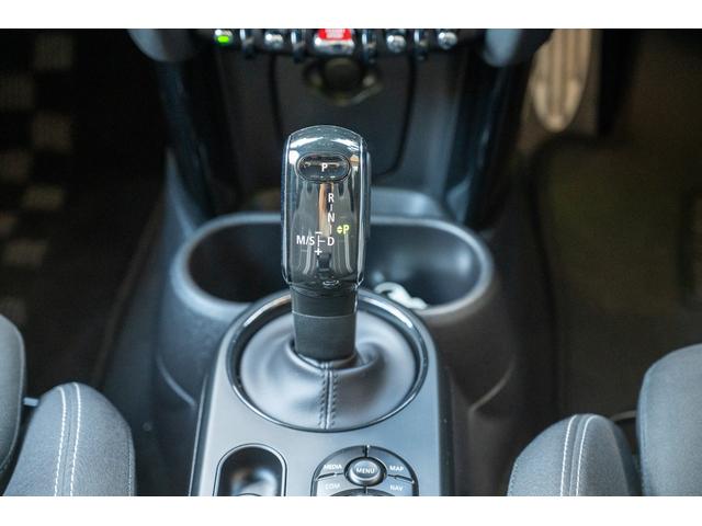 ＭＩＮＩ ジョンクーパーワークス　エッセンシャル・トリム　ジョンクーパーワークス　ミッドナイトブラック　全国対応６ヶ月保証　タッチディスプレイ　純正ナビ　純正Ｂカメラ　ヘッドアップディスプレイ　ドライビングモード　低ダストパッド　インテリジェントセーフティー（51枚目）
