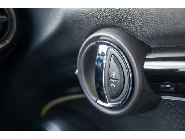 ＭＩＮＩ ジョンクーパーワークス　エッセンシャル・トリム　ジョンクーパーワークス　ミッドナイトブラック　全国対応６ヶ月保証　タッチディスプレイ　純正ナビ　純正Ｂカメラ　ヘッドアップディスプレイ　ドライビングモード　低ダストパッド　インテリジェントセーフティー（57枚目）