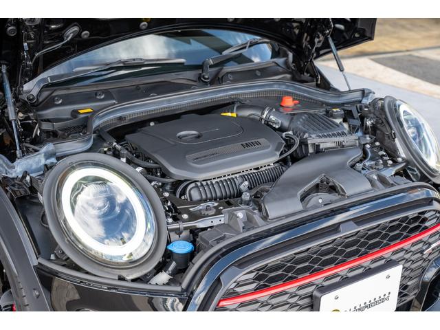 ＭＩＮＩ ジョンクーパーワークス　エッセンシャル・トリム　ジョンクーパーワークス　ミッドナイトブラック　全国対応６ヶ月保証　タッチディスプレイ　純正ナビ　純正Ｂカメラ　ヘッドアップディスプレイ　ドライビングモード　低ダストパッド　インテリジェントセーフティー（71枚目）