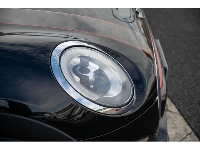 ＭＩＮＩ ジョンクーパーワークス　ジョンクーパーワークス　ミッドナイトブラック　全国対応６ヶ月保証　タッチディスプレイ　アムゼックスステアリング　純正ナビ　ドライビングモード　スマホチャージャー　ハーマンカードン　オリジナルホイール（16枚目）