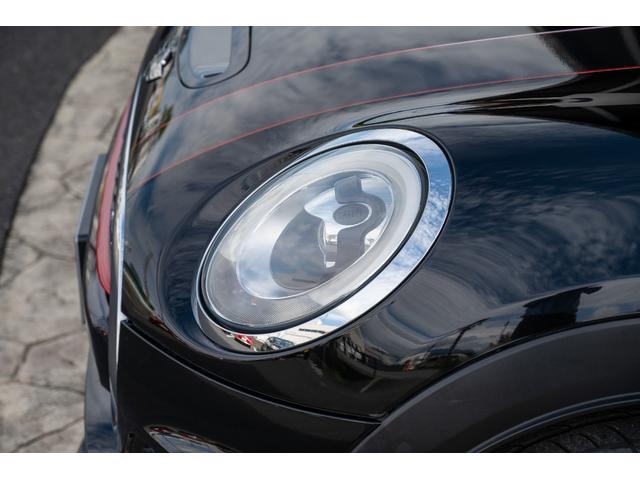 ＭＩＮＩ ジョンクーパーワークス　ジョンクーパーワークス　ミッドナイトブラック　全国対応６ヶ月保証　タッチディスプレイ　アムゼックスステアリング　純正ナビ　ドライビングモード　スマホチャージャー　ハーマンカードン　オリジナルホイール（17枚目）