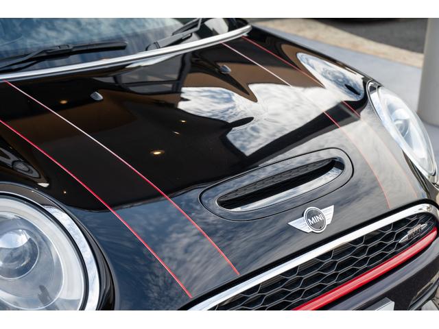 ＭＩＮＩ ジョンクーパーワークス　ジョンクーパーワークス　ミッドナイトブラック　全国対応６ヶ月保証　タッチディスプレイ　アムゼックスステアリング　純正ナビ　ドライビングモード　スマホチャージャー　ハーマンカードン　オリジナルホイール（20枚目）