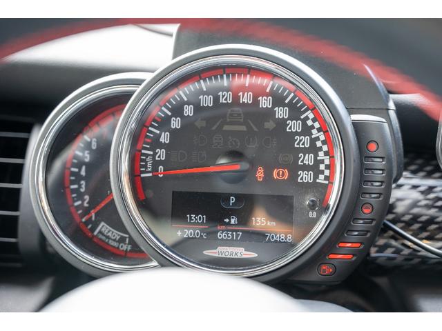 ＭＩＮＩ ジョンクーパーワークス　ジョンクーパーワークス　ミッドナイトブラック　全国対応６ヶ月保証　タッチディスプレイ　アムゼックスステアリング　純正ナビ　ドライビングモード　スマホチャージャー　ハーマンカードン　オリジナルホイール（37枚目）