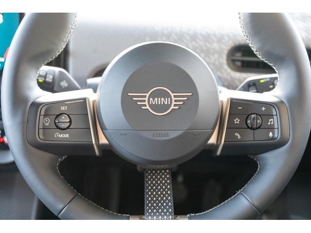 ＭＩＮＩ クーパーＳ　フェイバリット・トリム　Ｆ６６　クーパーＳ　ナノクホワイト　全国対応６ヶ月保証　３６０度ビュー　べスキンレザー　ワイヤレスチャージャー　純正ナビ　バックカメラ　ブラインドスポットモニター　前後パーキングセンサー（32枚目）