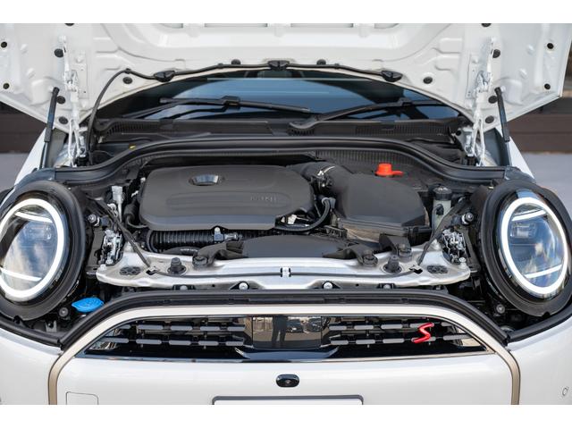 ＭＩＮＩ クーパーＳ　フェイバリット・トリム　Ｆ６６　クーパーＳ　ナノクホワイト　全国対応６ヶ月保証　３６０度ビュー　べスキンレザー　ワイヤレスチャージャー　純正ナビ　バックカメラ　ブラインドスポットモニター　前後パーキングセンサー（66枚目）