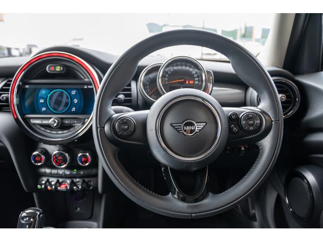 ＭＩＮＩ クーパー　ミッドナイトブラック　全国対応６ヶ月保証　純正ナビ　ユニオンジャックテール　ＬＥＤヘッドライト　純正アロイホイールレールスポーク　前後ＰＤＣ　インテリジェントセーフティー　オートライト（33枚目）