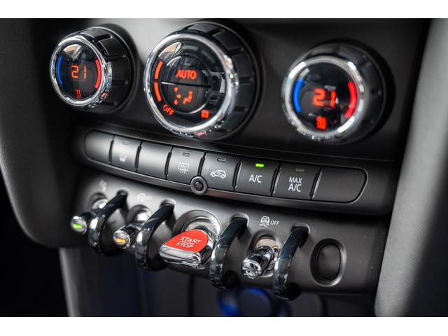 ＭＩＮＩ クーパー　ミッドナイトブラック　全国対応６ヶ月保証　純正ナビ　ユニオンジャックテール　ＬＥＤヘッドライト　純正アロイホイールレールスポーク　前後ＰＤＣ　インテリジェントセーフティー　オートライト（40枚目）