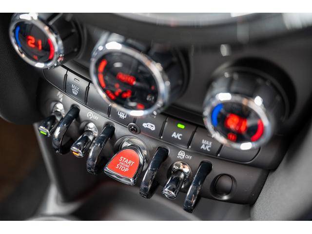 ＭＩＮＩ クーパー　ミッドナイトブラック　全国対応６ヶ月保証　純正ナビ　ユニオンジャックテール　ＬＥＤヘッドライト　純正アロイホイールレールスポーク　前後ＰＤＣ　インテリジェントセーフティー　オートライト（41枚目）
