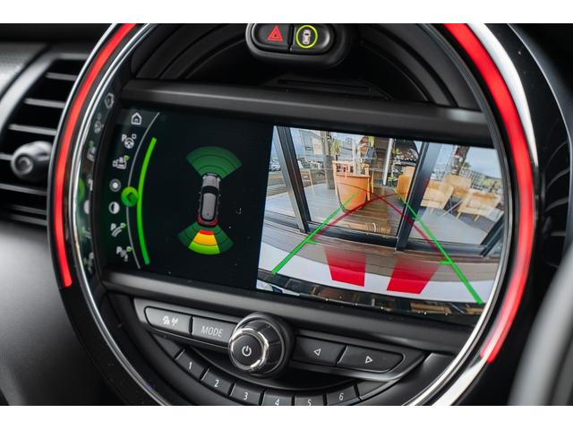ＭＩＮＩ クーパー　ミッドナイトブラック　全国対応６ヶ月保証　純正ナビ　ユニオンジャックテール　ＬＥＤヘッドライト　純正アロイホイールレールスポーク　前後ＰＤＣ　インテリジェントセーフティー　オートライト（44枚目）